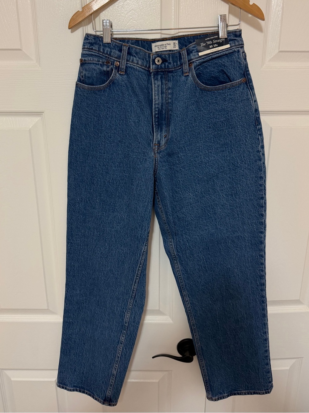 NWT Abercrombie 90’s Straight Jeans Curve Love, Dark Size 30 Short
